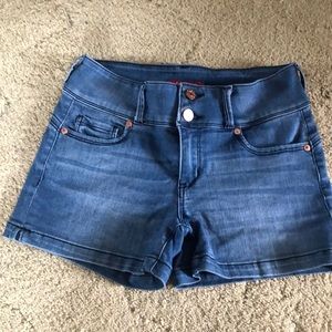 GUESS SHORTS